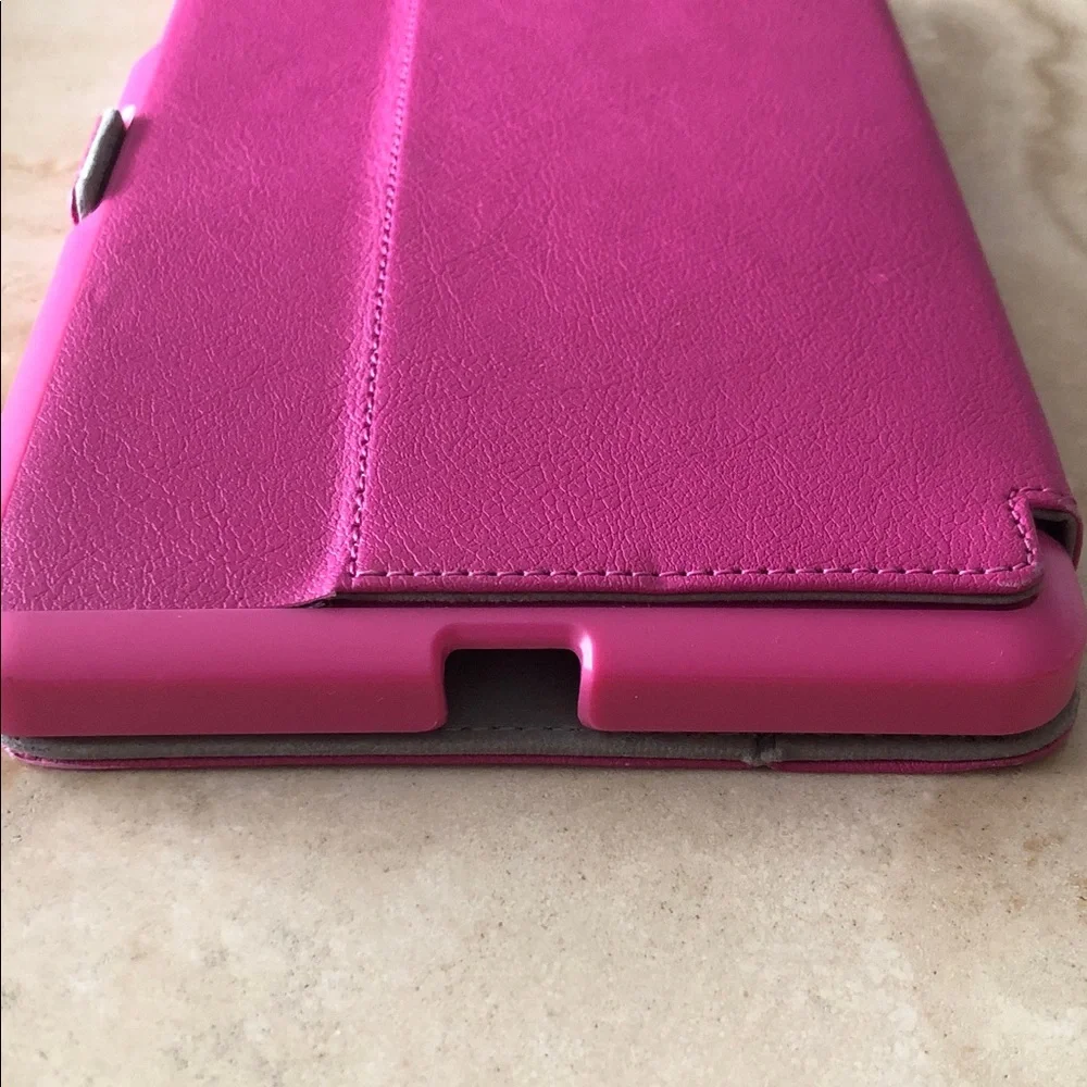 PINK TABLET/KINDLE CASE • 8” x 5”
